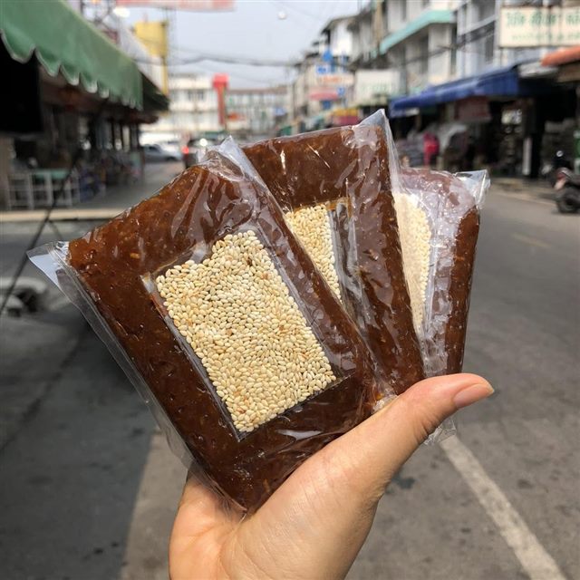 ข้าวเหนียวแดงหน้างา ถุงกลาง
